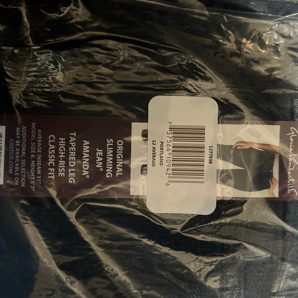 Gloria Vanderbilt jeans bought from Costco NWT - Picture 3 of 3